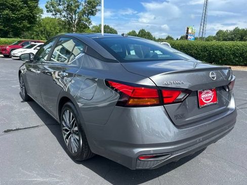 Used 2025 Nissan Altima 2.5 SV FWD image 9