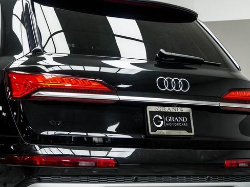Used 2025 Audi Q7 3.0T Premium Plus AWD/4WD image 13