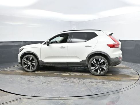 Used 2023 Volvo XC40 B5 Ultimate w/ Protection Package Premier image 4