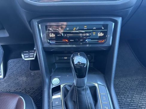 Used 2022 Volkswagen Tiguan SEL R-Line image 10