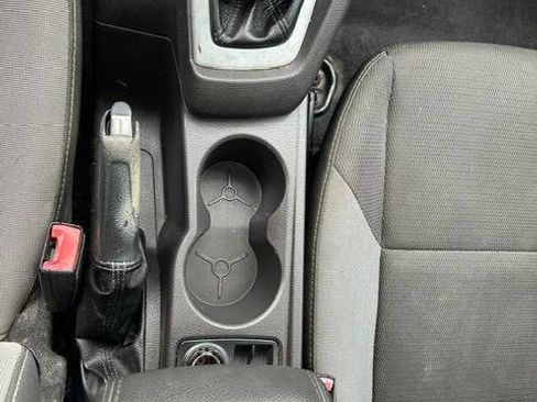 Used 2012 Ford Focus SE FWD image 20