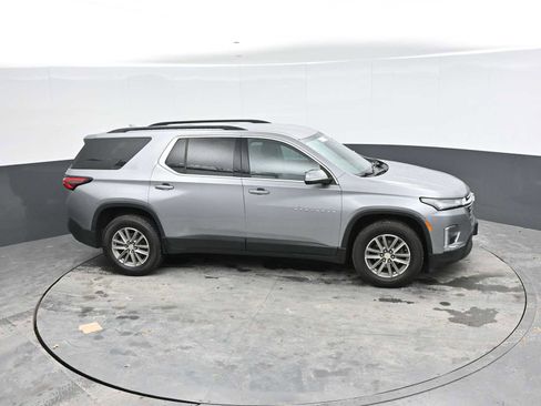 Used 2023 Chevrolet Traverse LT FWD image 17