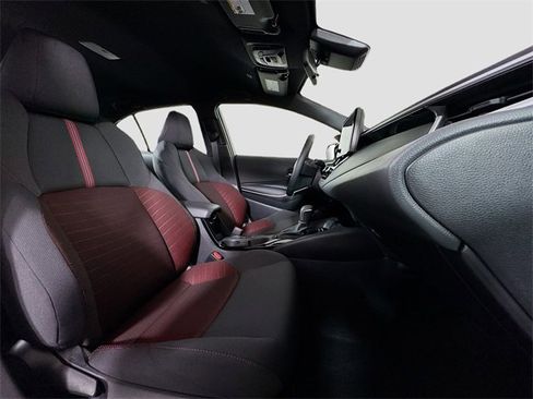 Certified 2025 Toyota Corolla SE image 29