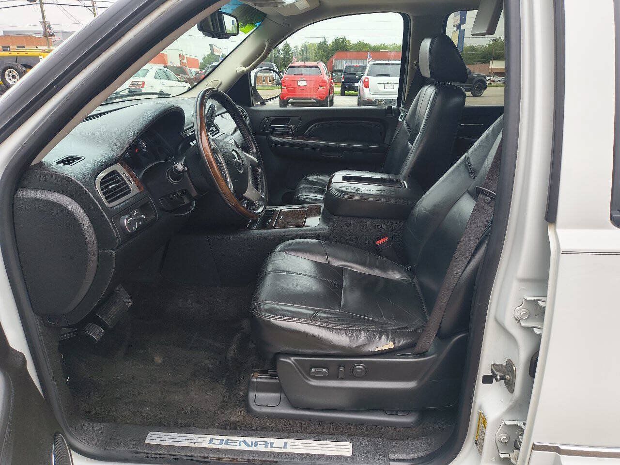 Used 2008 GMC Yukon Denali AWD/4WD image 20