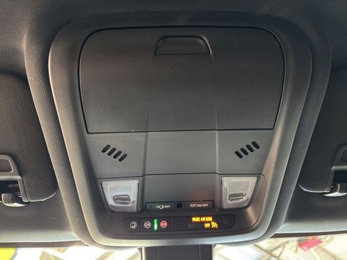 Used 2022 Chevrolet Equinox RS w/ Infotainment Package AWD/4WD image 34
