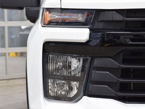 Used 2024 Chevrolet Silverado 2500 W/T w/ WT Convenience Package image 6