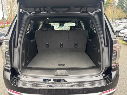 Certified 2025 Chevrolet Suburban LT w/ Comfort Package image 11