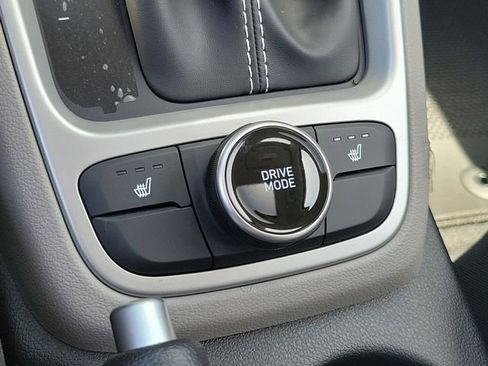New 2026 Hyundai Venue SEL FWD image 18