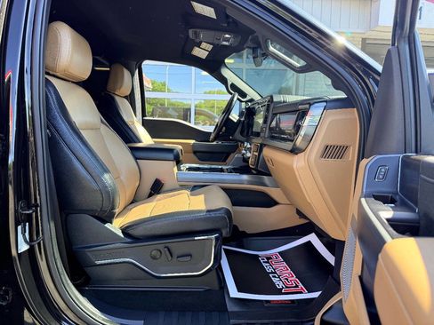 Used 2023 Ford F250 Lariat w/ Chrome Package image 40