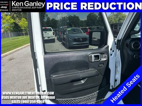 Used 2019 Jeep Wrangler Unlimited Sahara AWD/4WD image 11
