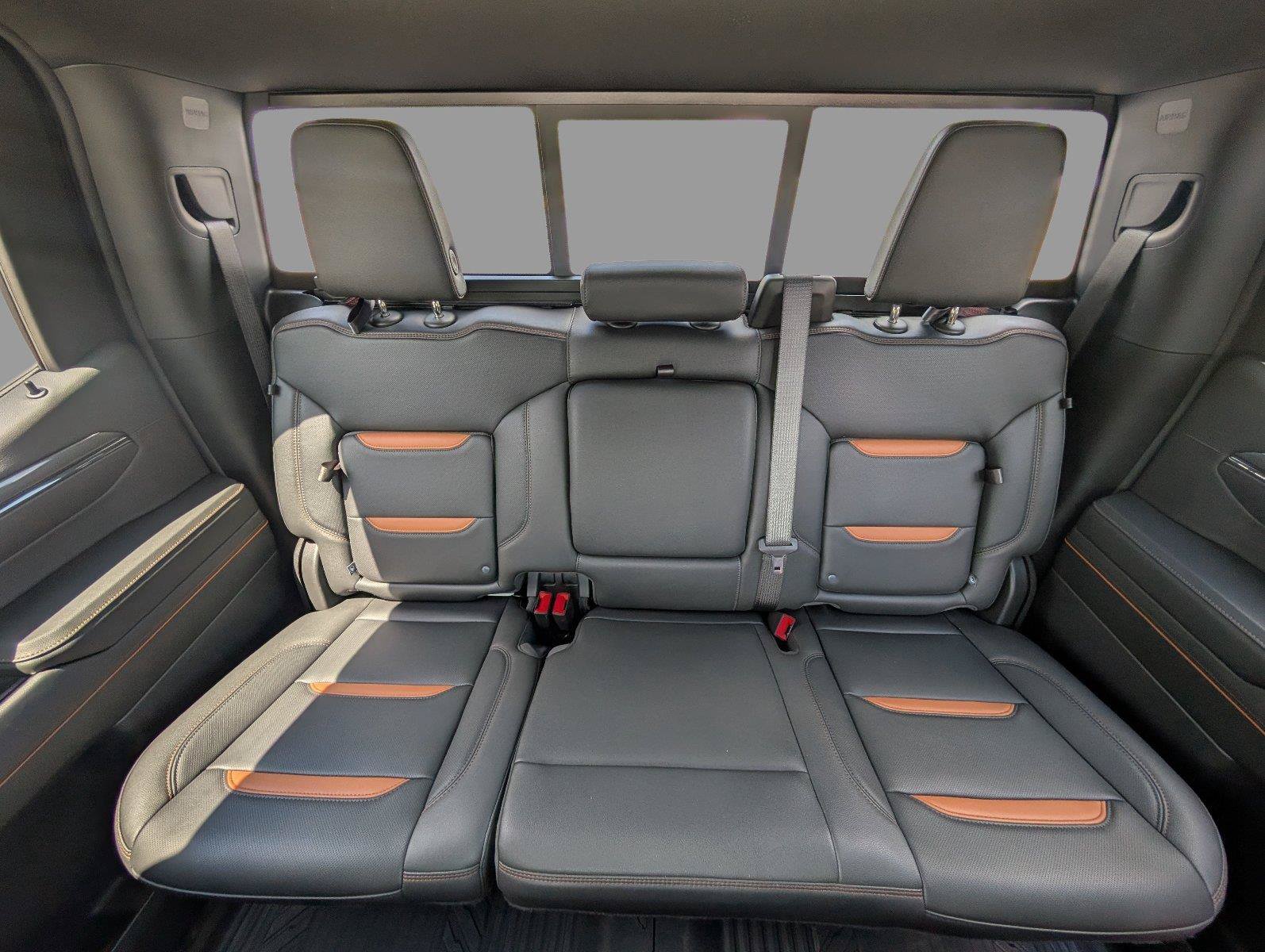 Used 2024 GMC Sierra 1500 AT4 w/ AT4 Premium Package AWD/4WD image 34