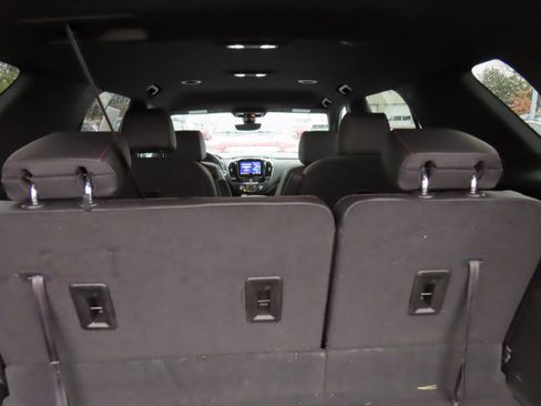 Used 2023 Chevrolet Traverse RS image 31