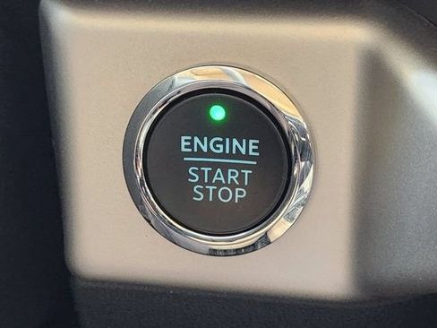 Used 2024 Ford Expedition XLT RWD image 20
