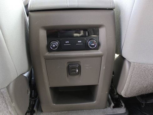 Used 2021 Chevrolet Traverse LT AWD/4WD image 33