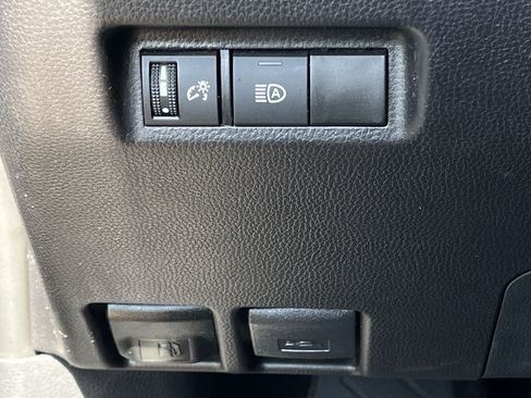 Used 2025 Toyota RAV4 XLE AWD/4WD image 20