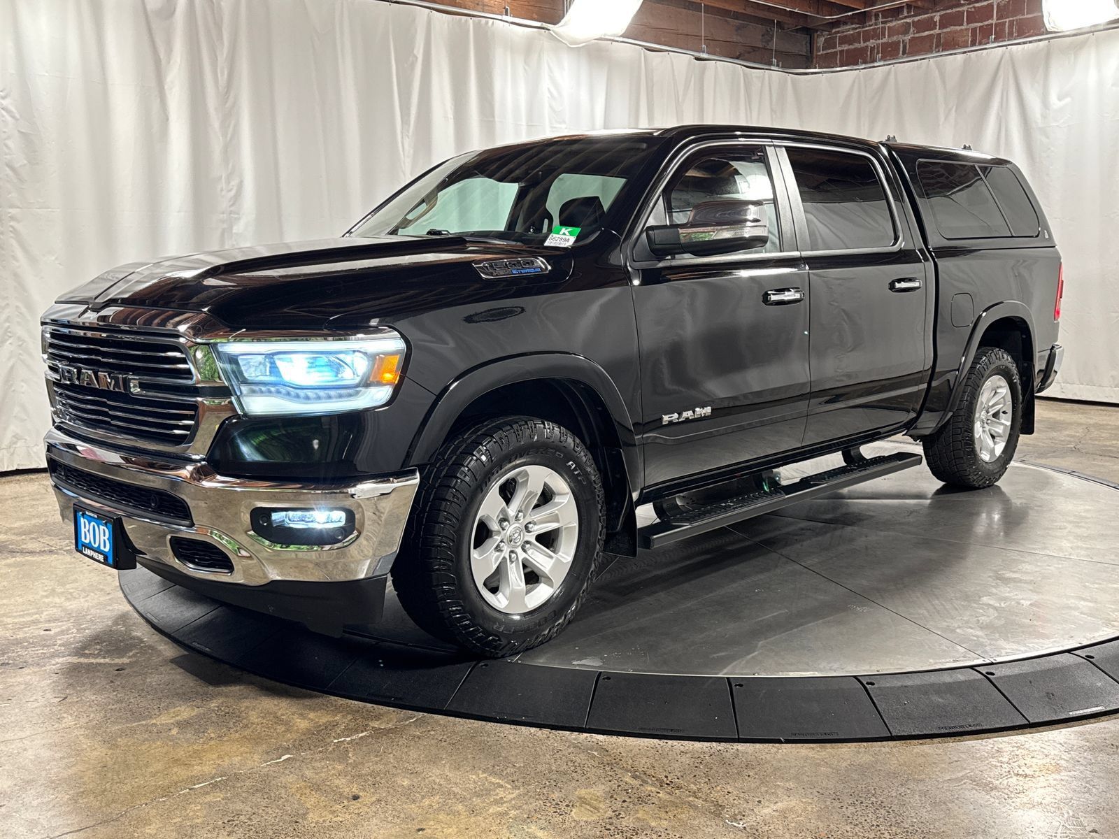 Used 2021 RAM 1500 Laramie AWD/4WD image 1