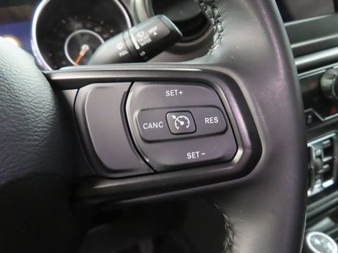Used 2022 Jeep Gladiator Sport AWD/4WD image 41