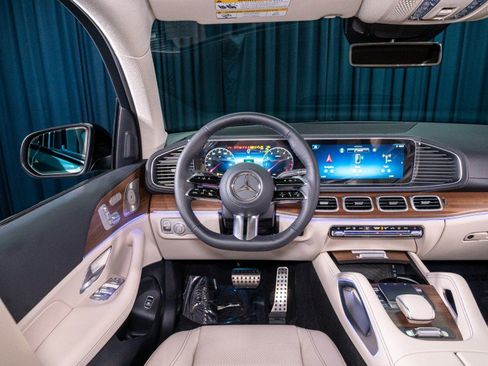 New 2026 Mercedes-Benz GLS 450 4MATIC image 15