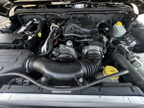 Used 2013 Jeep Wrangler Unlimited Sport AWD/4WD image 18