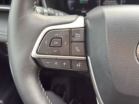 Used 2024 Toyota Highlander Platinum image 14