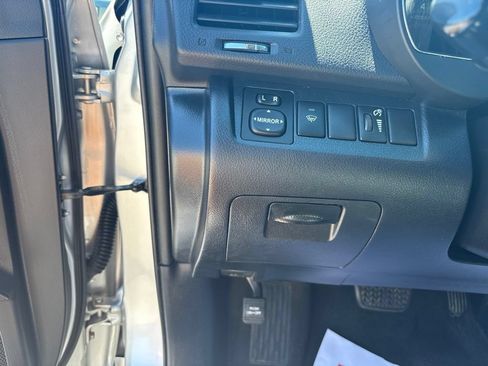 Used 2009 Toyota Highlander Sport w/ Extra Value Pkg 5 AWD/4WD image 40