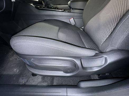 Certified 2025 Kia Sportage LX image 14