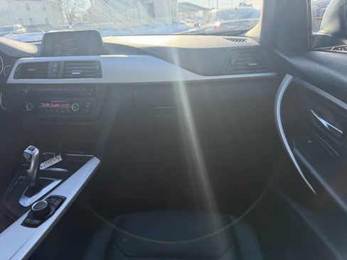 Used 2014 BMW 320i xDrive Sedan image 24
