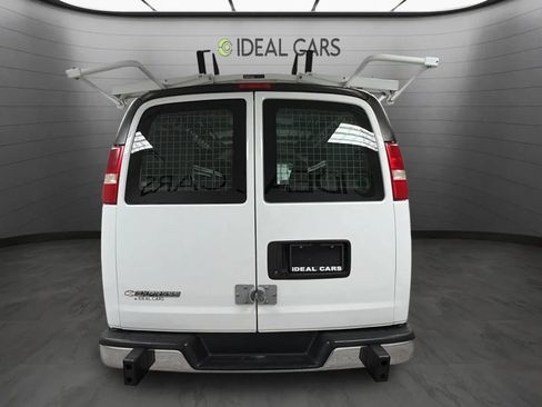 Used 2019 Chevrolet Express 2500 w/ Driver Convenience Package RWD image 6