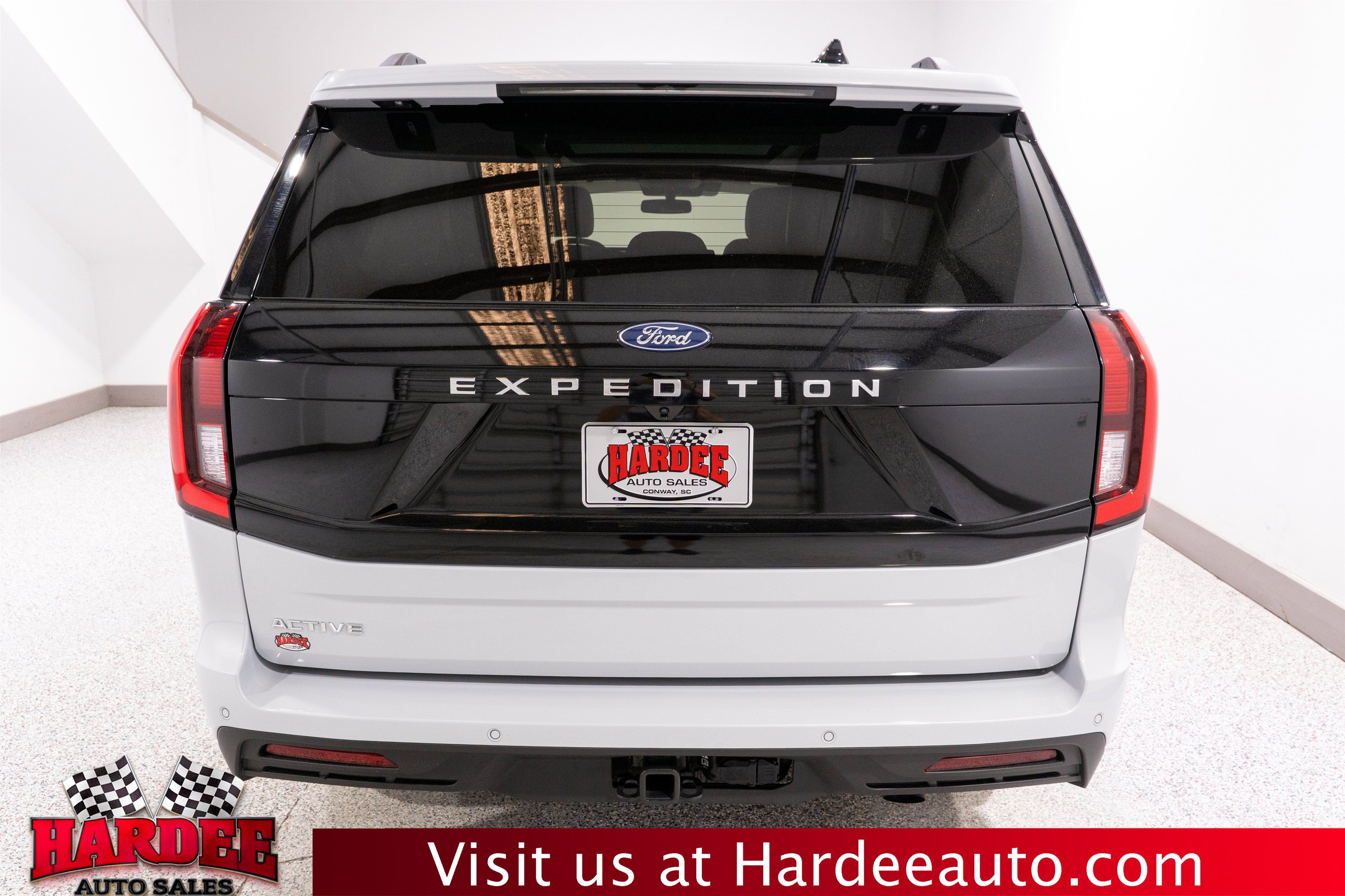 Used 2025 Ford Expedition Active AWD/4WD image 4