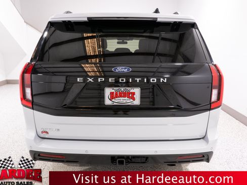 Used 2025 Ford Expedition Active AWD/4WD image 4