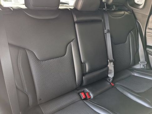 Used 2022 Jeep Compass Latitude w/ Convenience Group AWD/4WD image 28