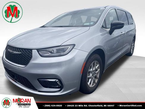 Used 2024 Chrysler Pacifica Touring-L FWD image 1