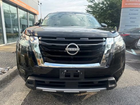 Used 2025 Nissan Pathfinder Platinum w/ Cargo Package FWD image 2