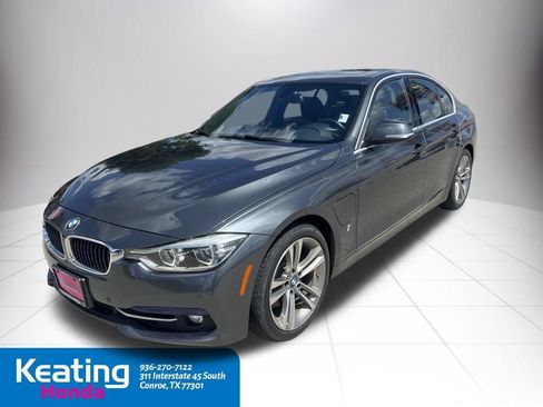Used 2018 BMW 330e w/ Convenience Package RWD image 11