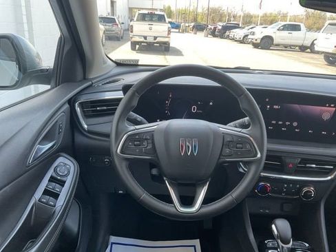 Used 2025 Buick Encore GX Preferred AWD/4WD image 18