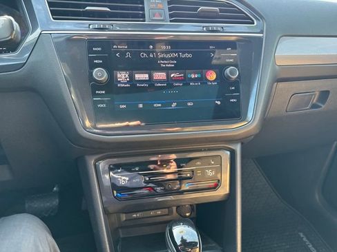 Certified 2024 Volkswagen Tiguan SE w/ Panoramic Sunroof Package image 24