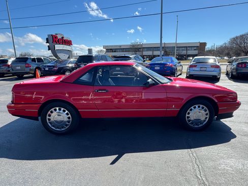 Used 1993 Cadillac Allante FWD image 17