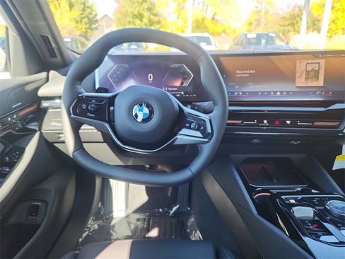 New 2026 BMW 530i xDrive w/ Premium Package image 28