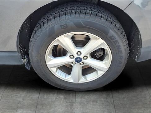 Used 2022 Ford Edge SE image 10