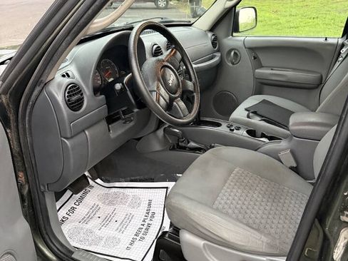 Used 2007 Jeep Liberty Sport AWD/4WD image 11