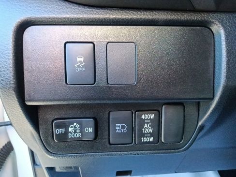 Used 2022 Toyota Tacoma TRD Off-Road image 16