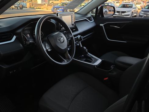 Used 2022 Toyota RAV4 XLE image 7
