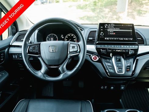 Used 2025 Honda Odyssey Touring image 13
