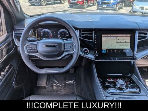 Used 2023 Jeep Wagoneer Series III w/ Premium Group I AWD/4WD image 29