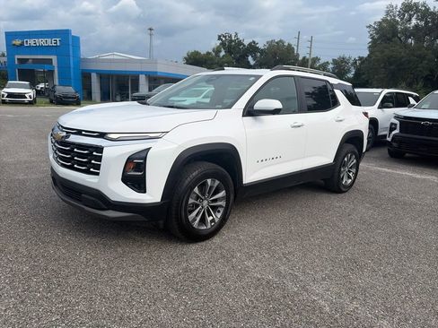Used 2025 Chevrolet Equinox LT w/ Convenience Package II FWD image 3