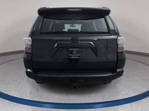 Used 2017 Toyota 4Runner SR5 RWD image 6