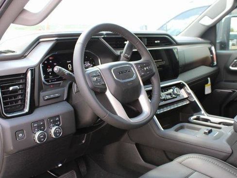 New 2025 GMC Sierra 2500 Denali w/ Technology Package image 9