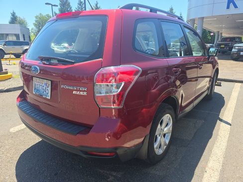 Used 2015 Subaru Forester 2.5i w/ Alloy Wheel Package AWD/4WD image 2