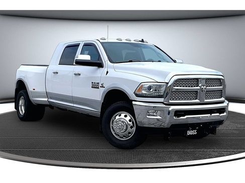 Used 2015 RAM 3500 Laramie AWD/4WD image 2