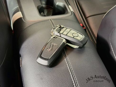 Used 2020 Ford Mustang Shelby GT500 w/ Technology Package RWD image 29